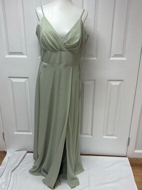 hunter green color dress Lace Boat Neck Long Sleeves Bridesmaid Dress| Plus Size main image 1